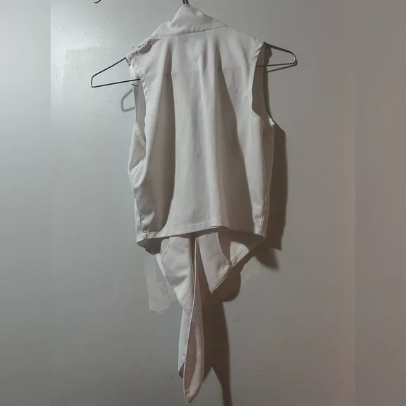 Smart Set Crop Top - Picture 2 of 3